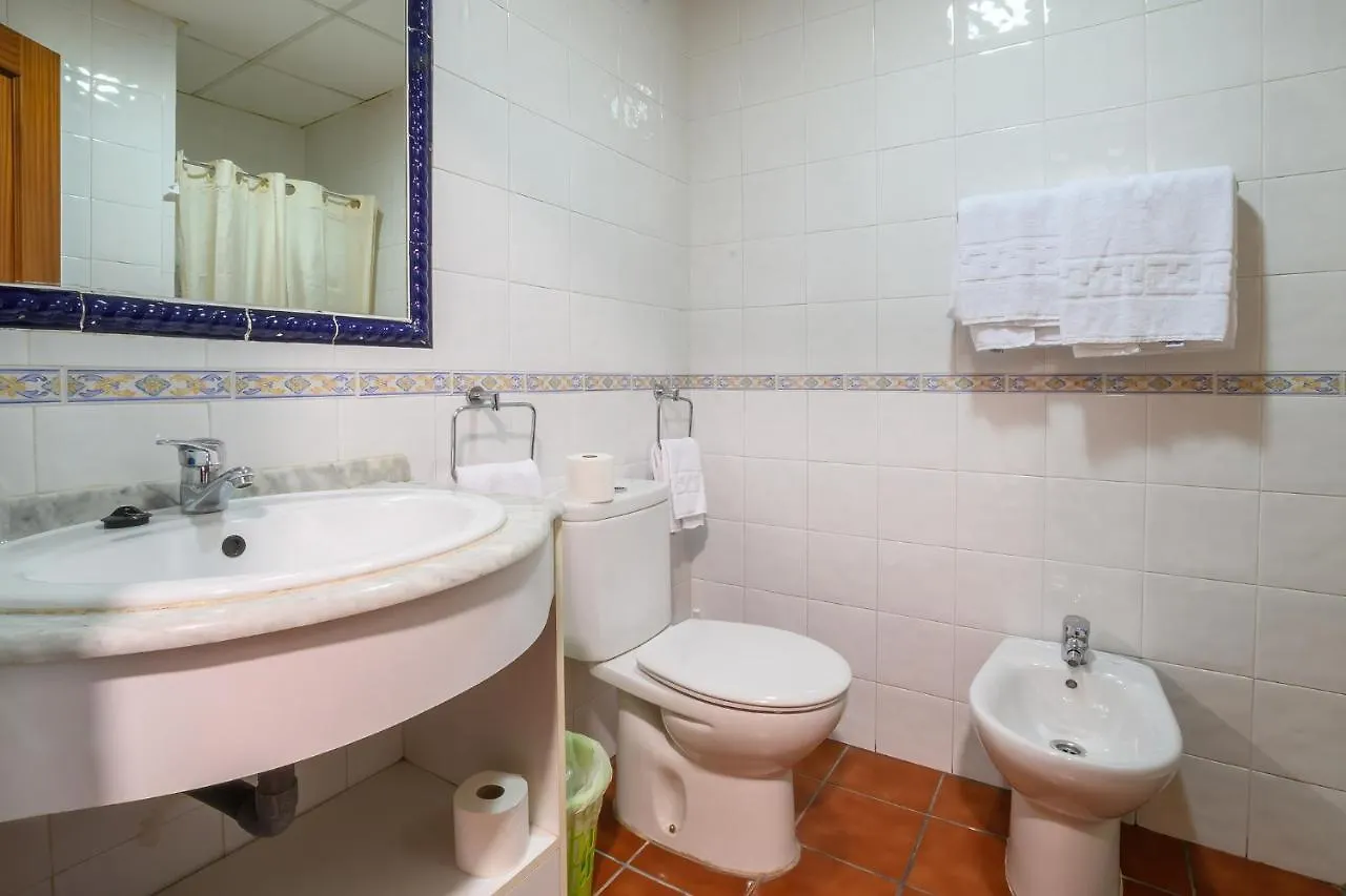 Hotel H28 Camas 3*,