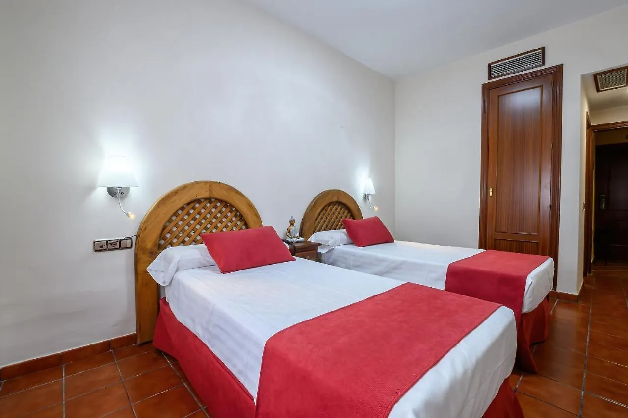 Hotel H28 Camas