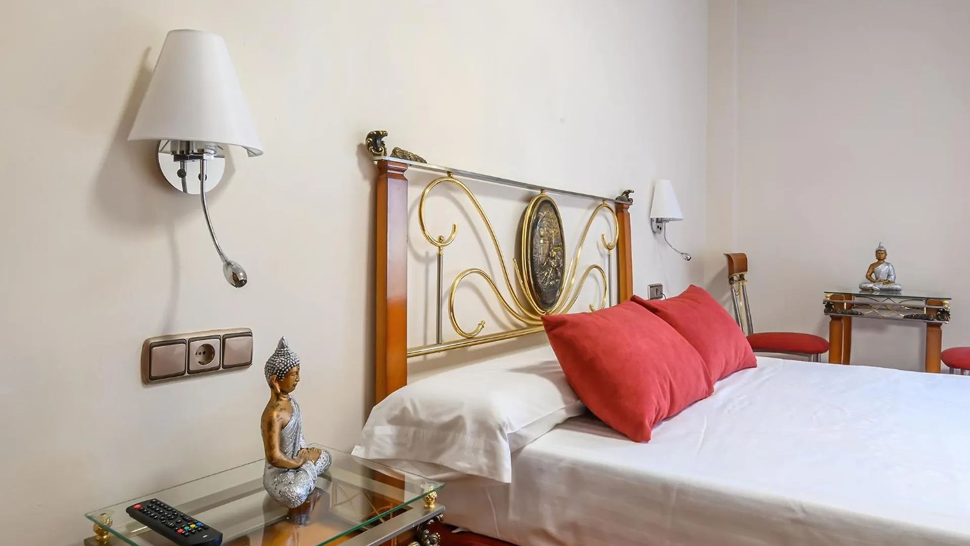Hotel H28 Camas